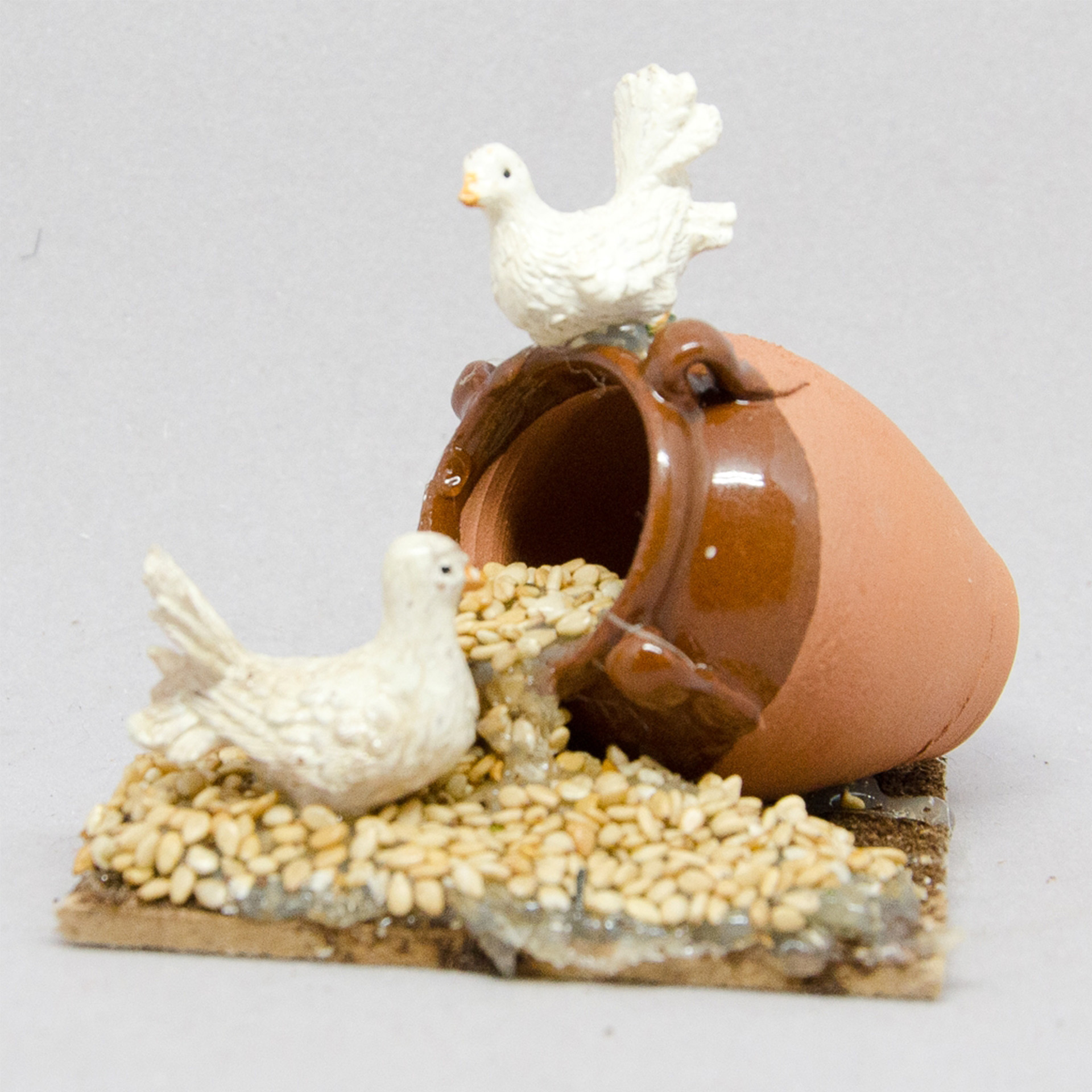 Tauben am Tonkrug Krippe Wichtel