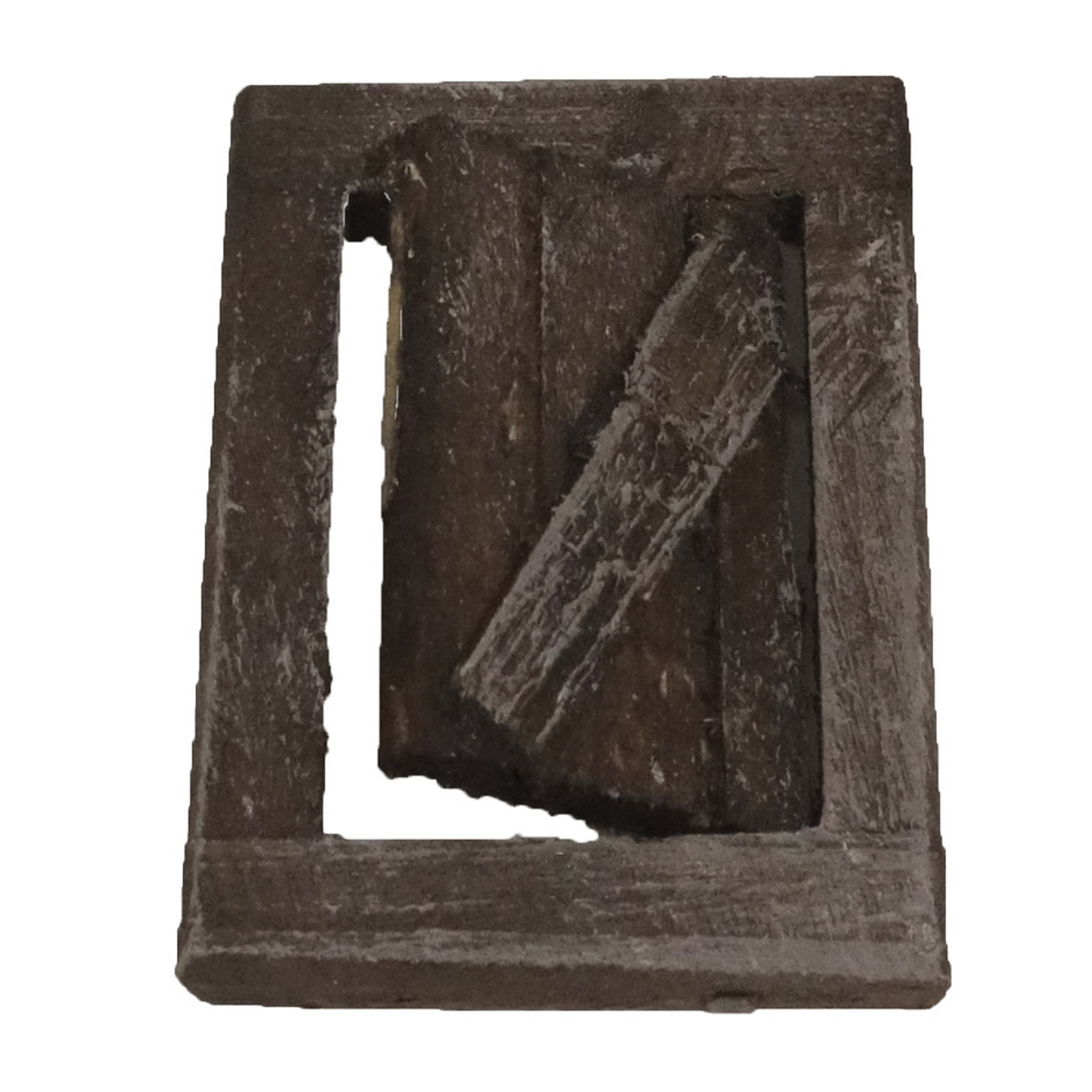 dunkles Holzfenster mit Klappladen