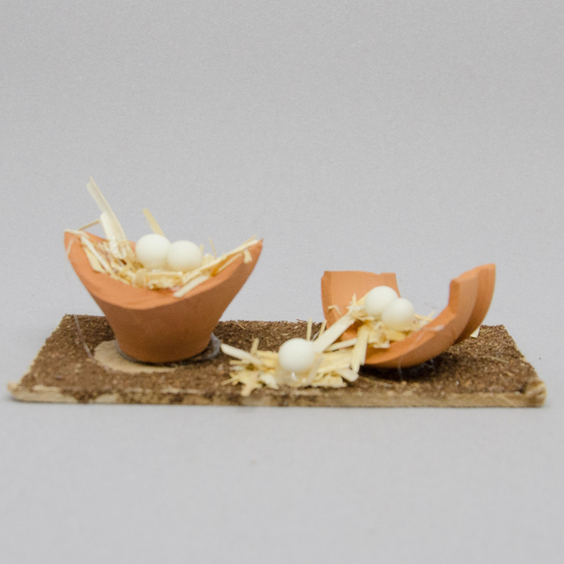 Eiernest in Scherben