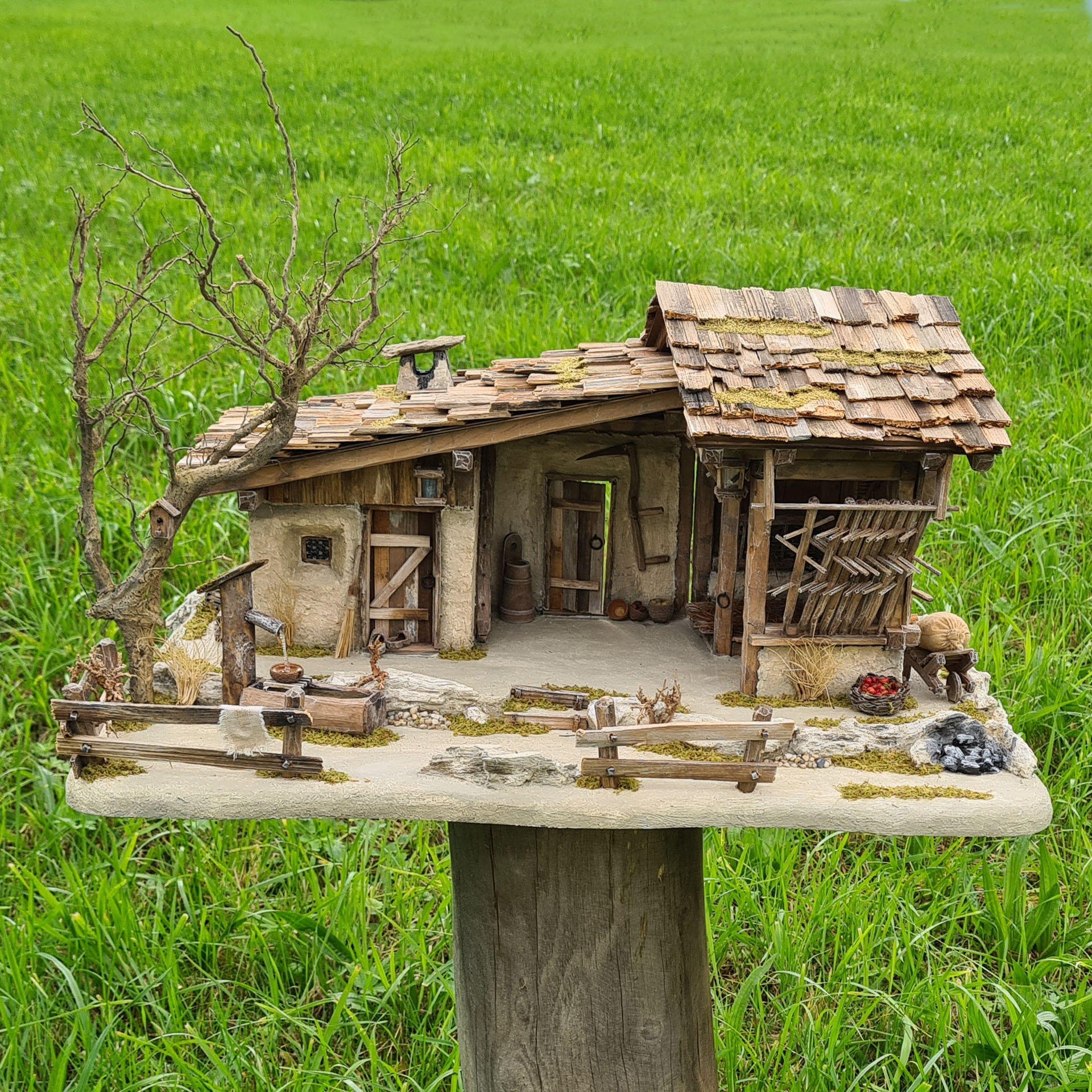 Krippenstall Oberndorf, mit Beleuchtung