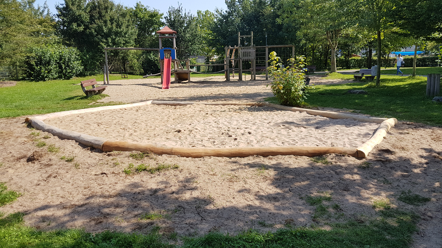 sandkasten, holzrand, sandfläche, spielplatz, park