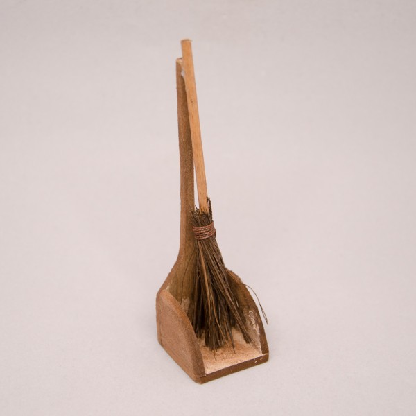 Besen mit Kehrschaufel