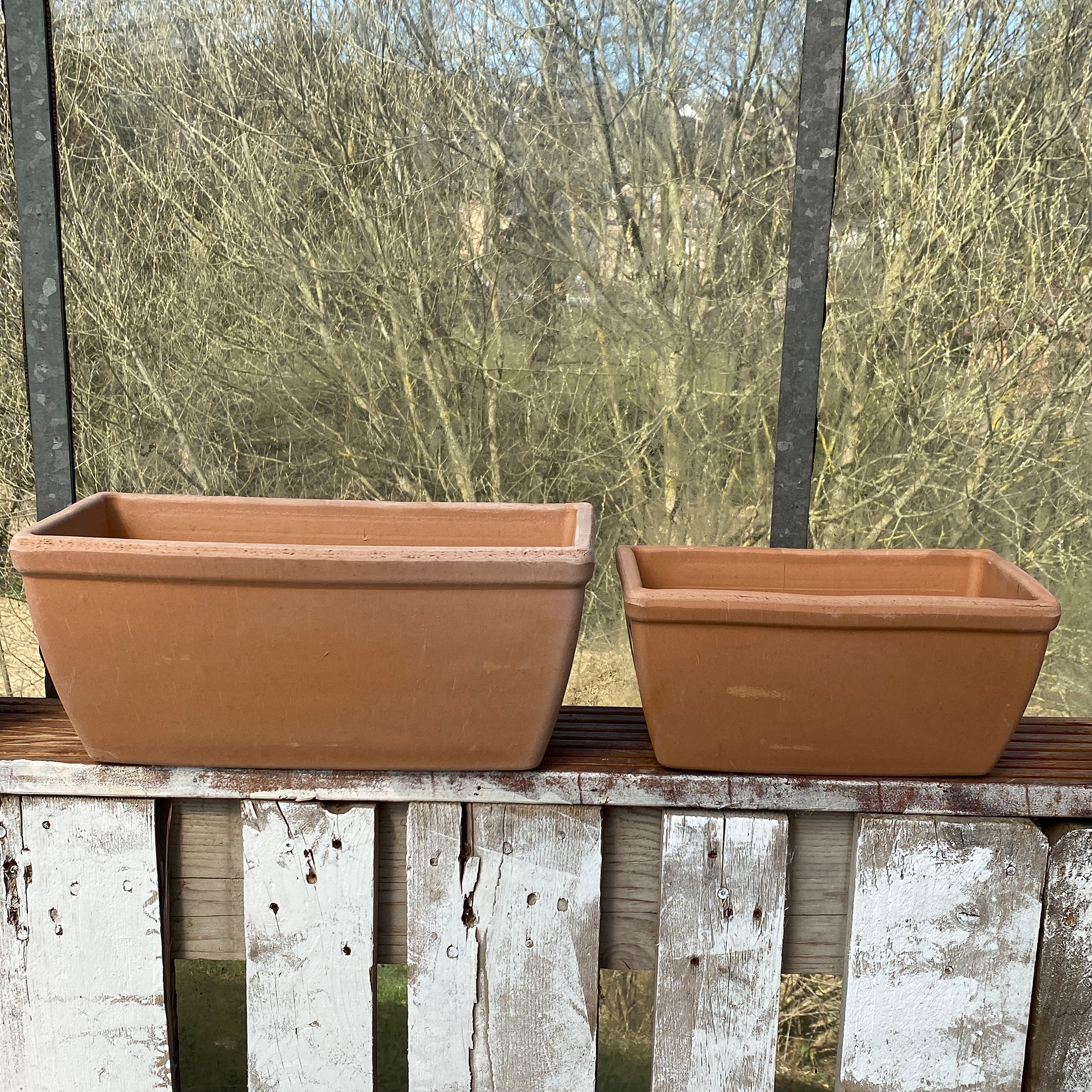 Pflanzkasten terra mit Loch, hell glatt