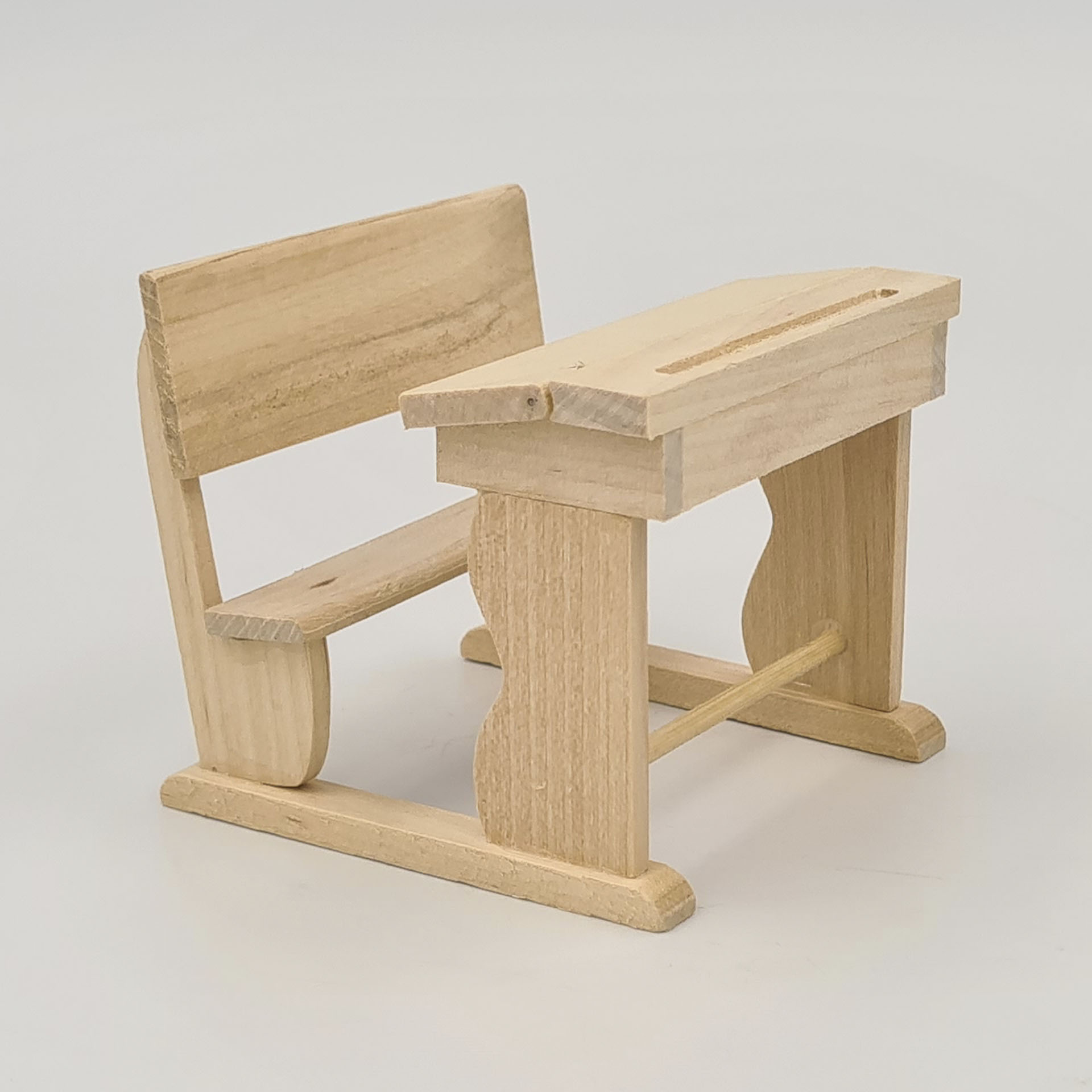 Schulbank aus Holz für Wichtel und eine besondere Wichtelwelt