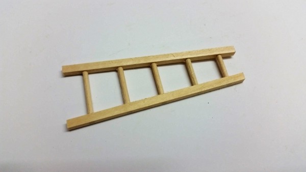 Leiter oben schmal für Krippen