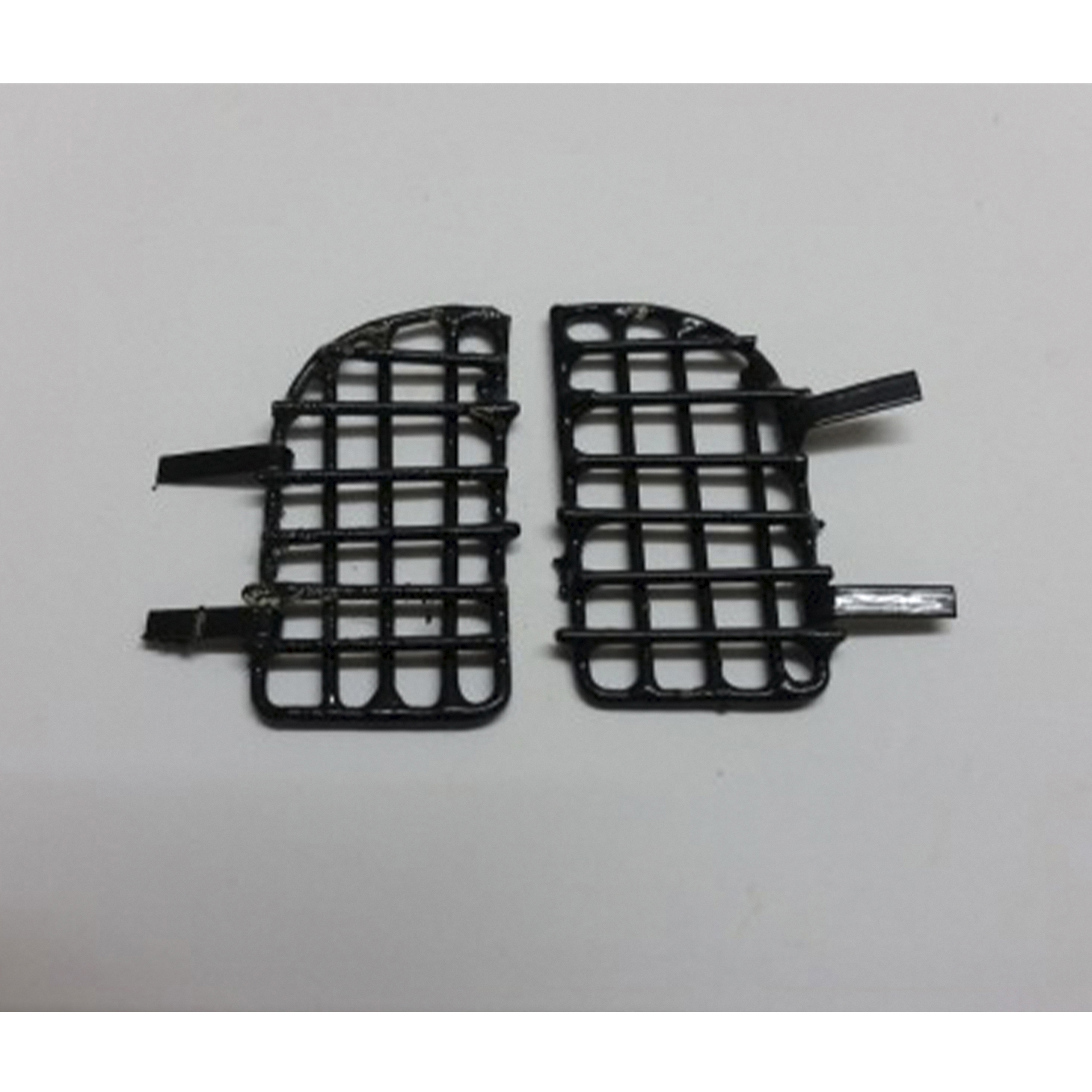 Gitter als Rundbogen für Fenster oder als Tor im Krippenbau