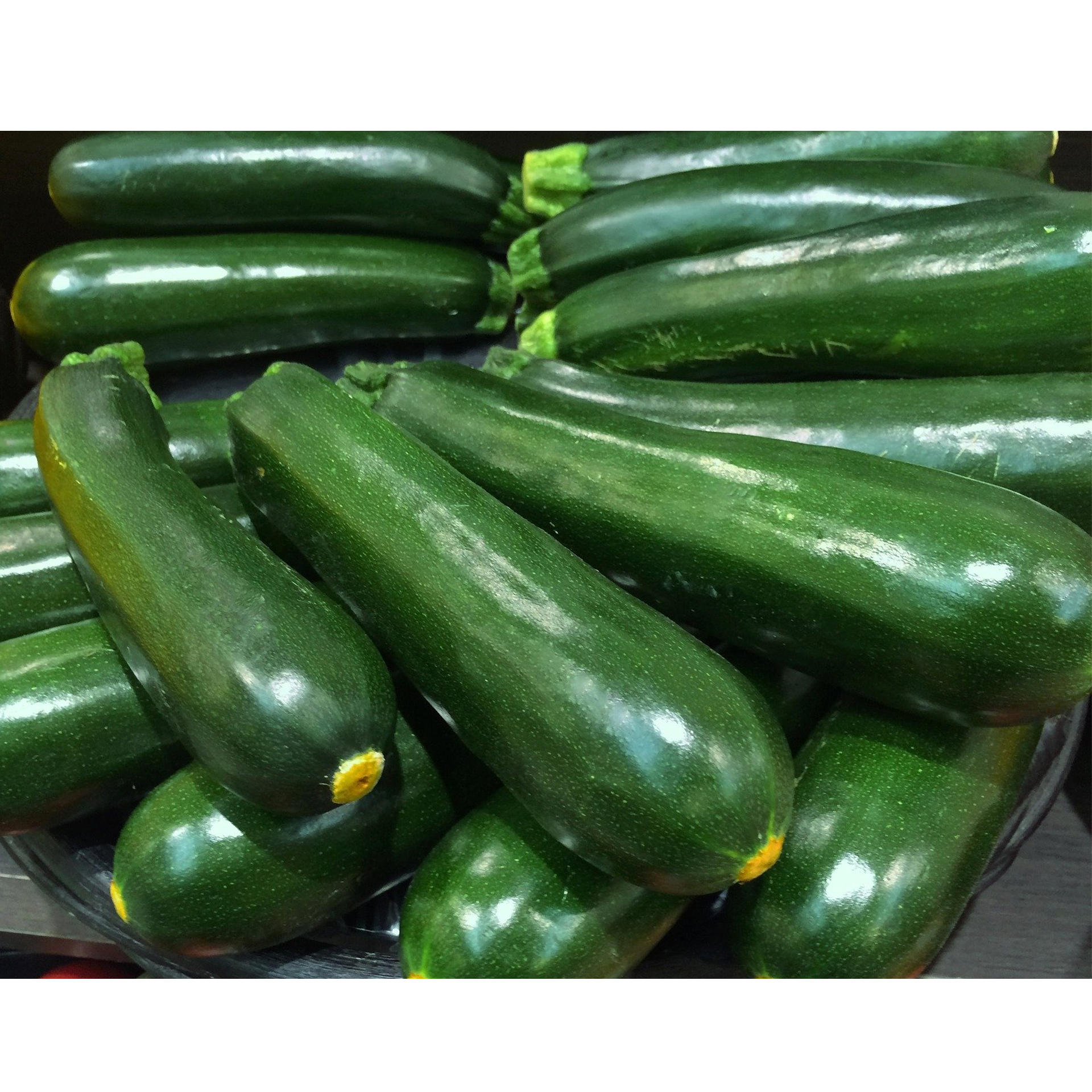 Zucchini grün