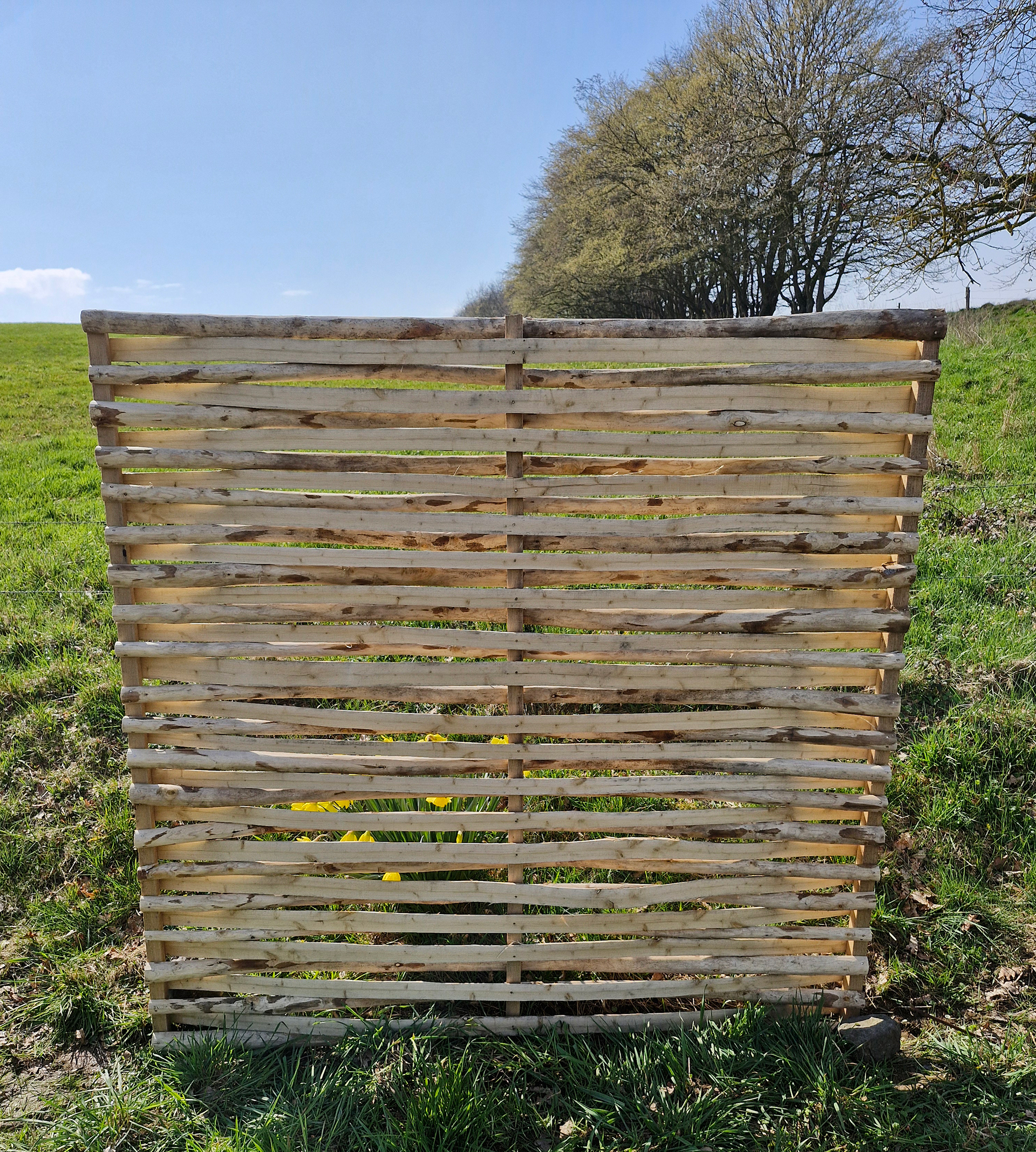 Sichtschutzzäune aus Edelkastanie oder Weide